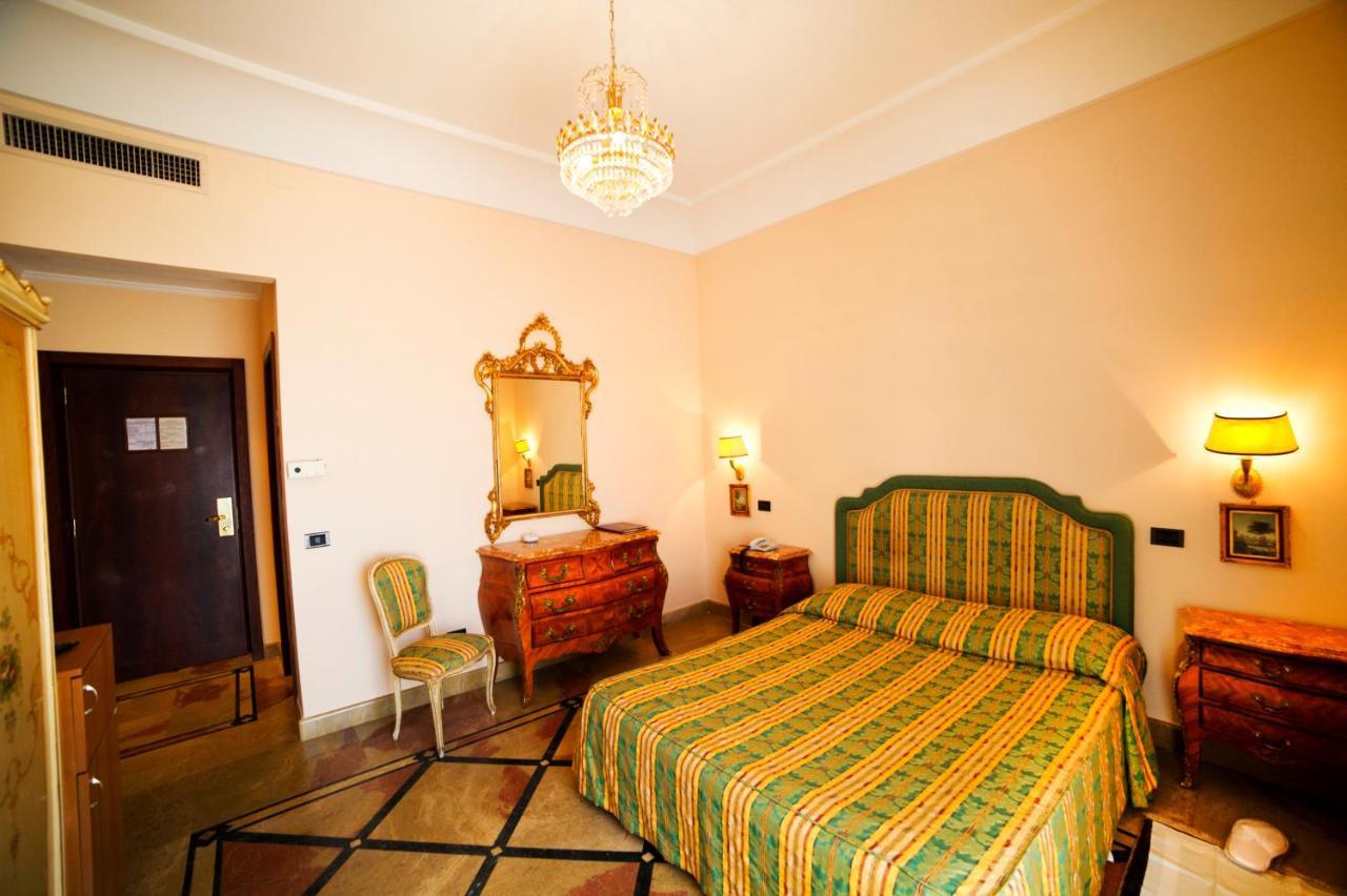 Grande Albergo Miramare Формия Экстерьер фото