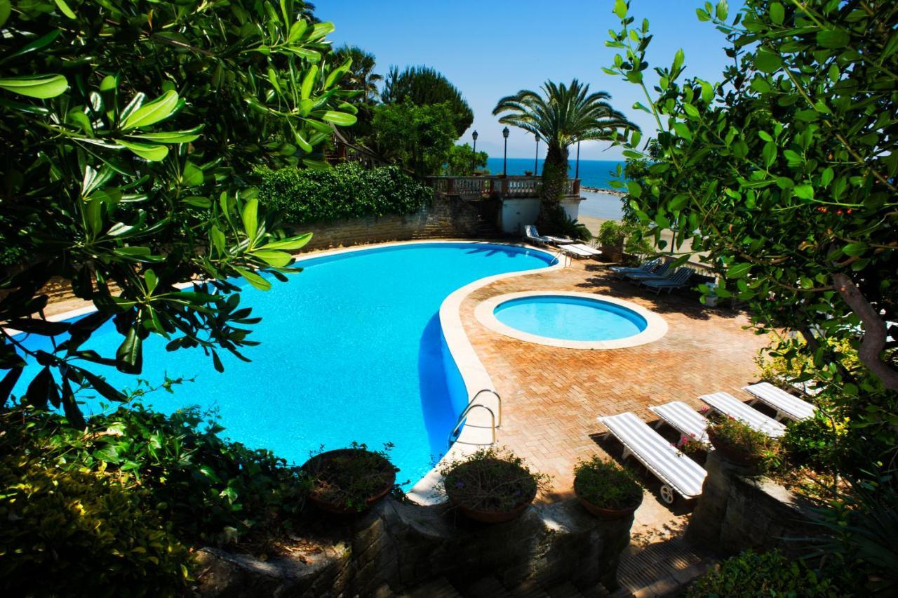 Grande Albergo Miramare Формия Экстерьер фото